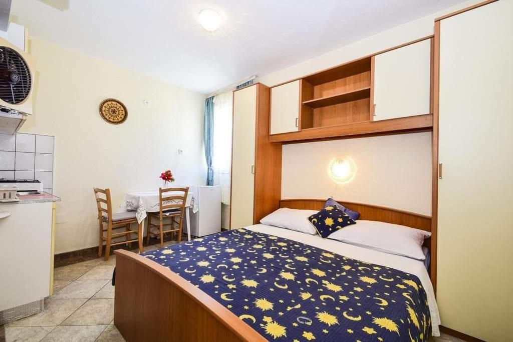 Apartmani Krizanovic Vodice Buitenkant foto