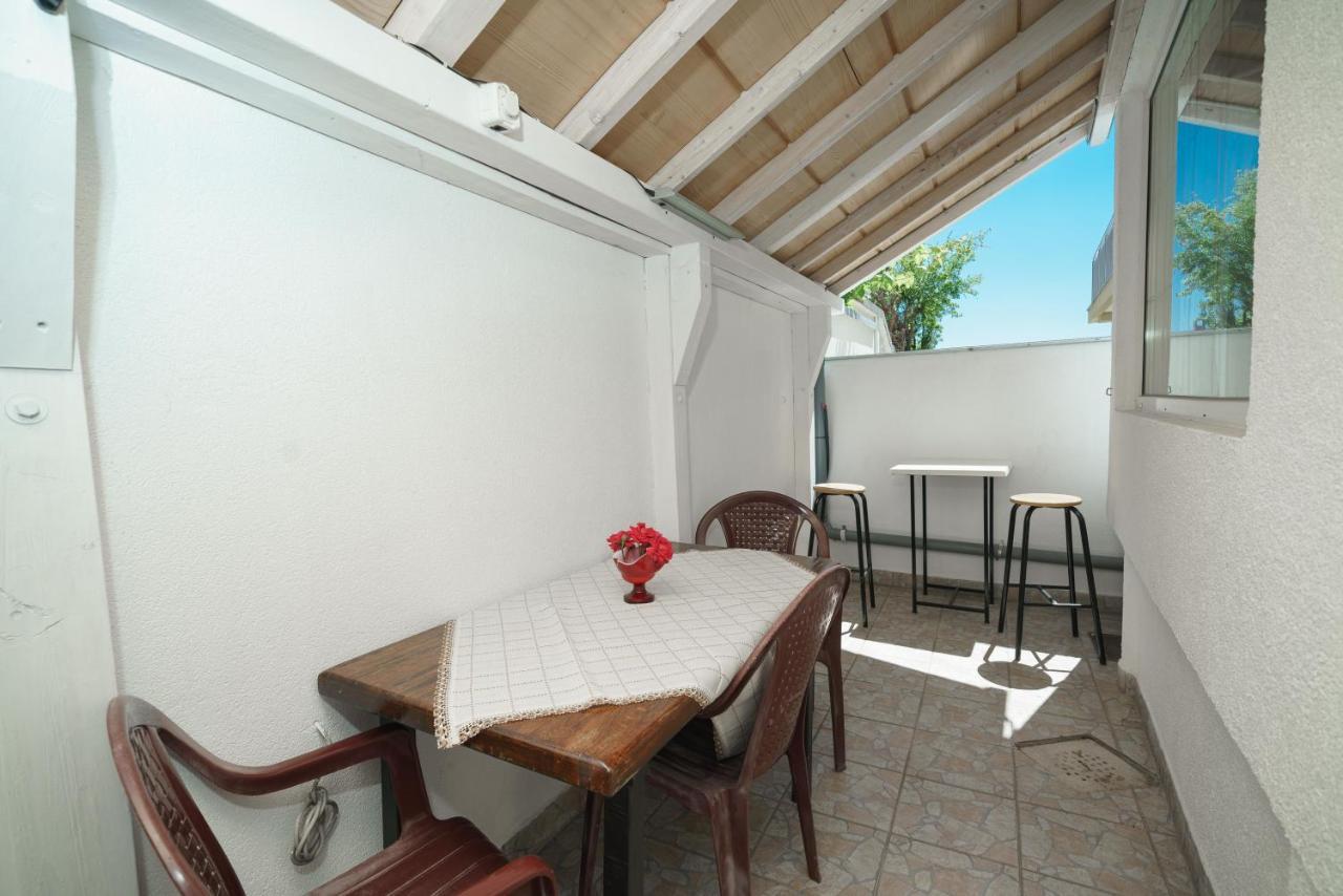 Apartmani Krizanovic Vodice Buitenkant foto