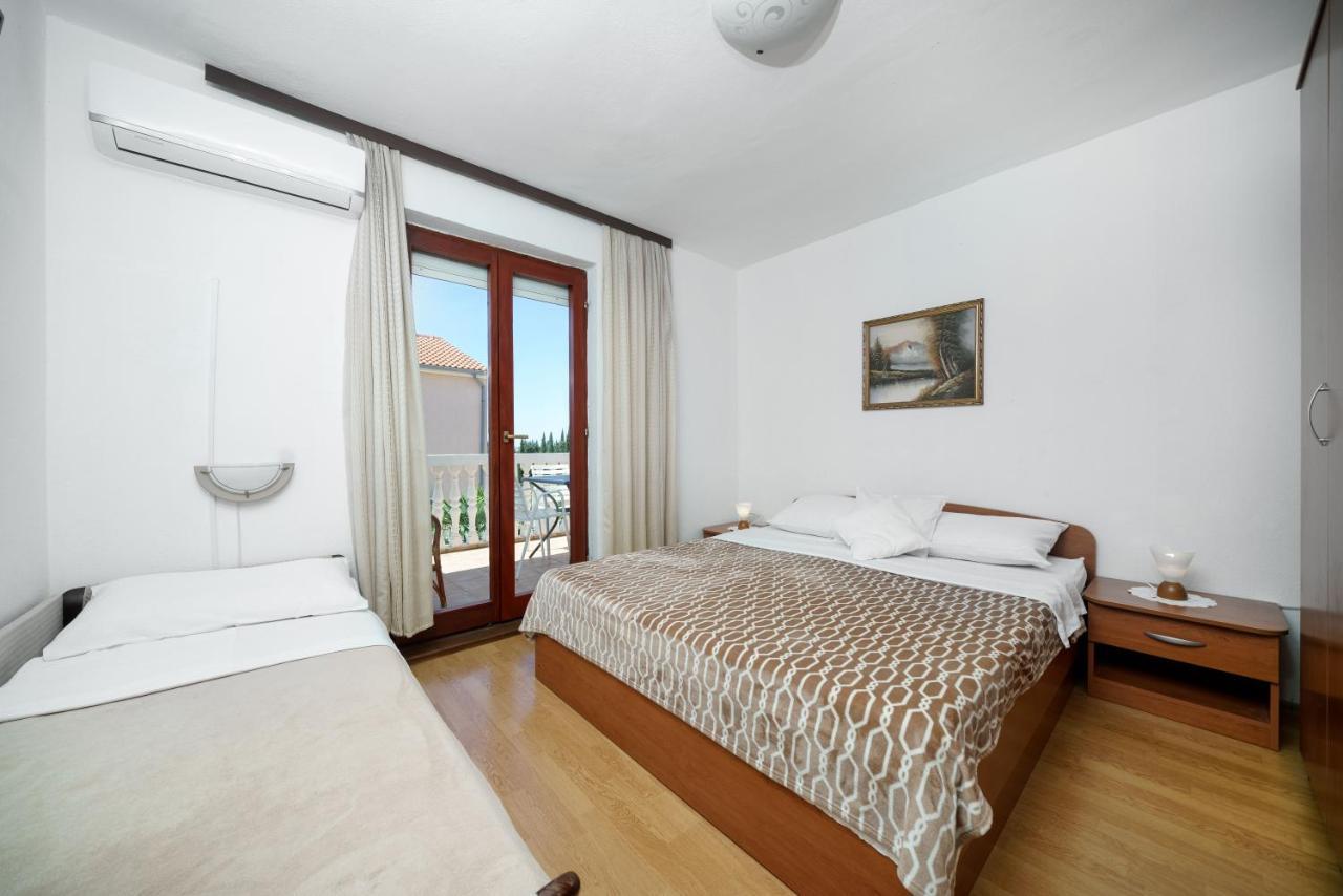 Apartmani Krizanovic Vodice Buitenkant foto